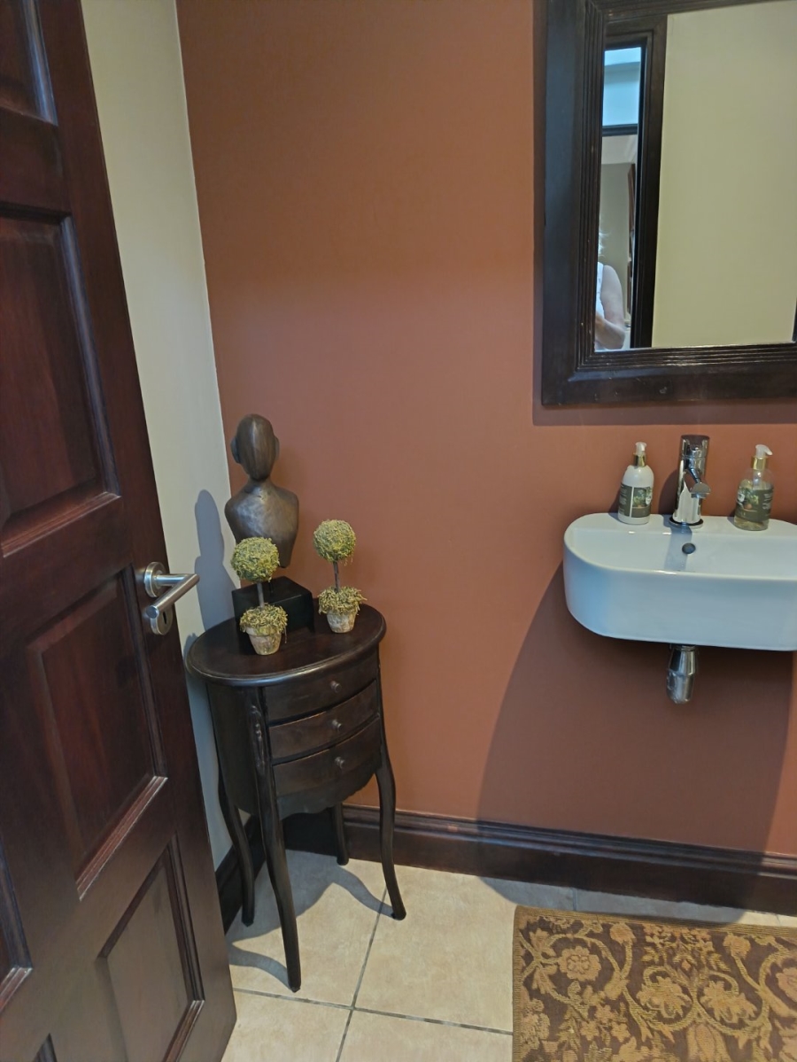 6 Bedroom Property for Sale in Moquini Coastal Estate Western Cape